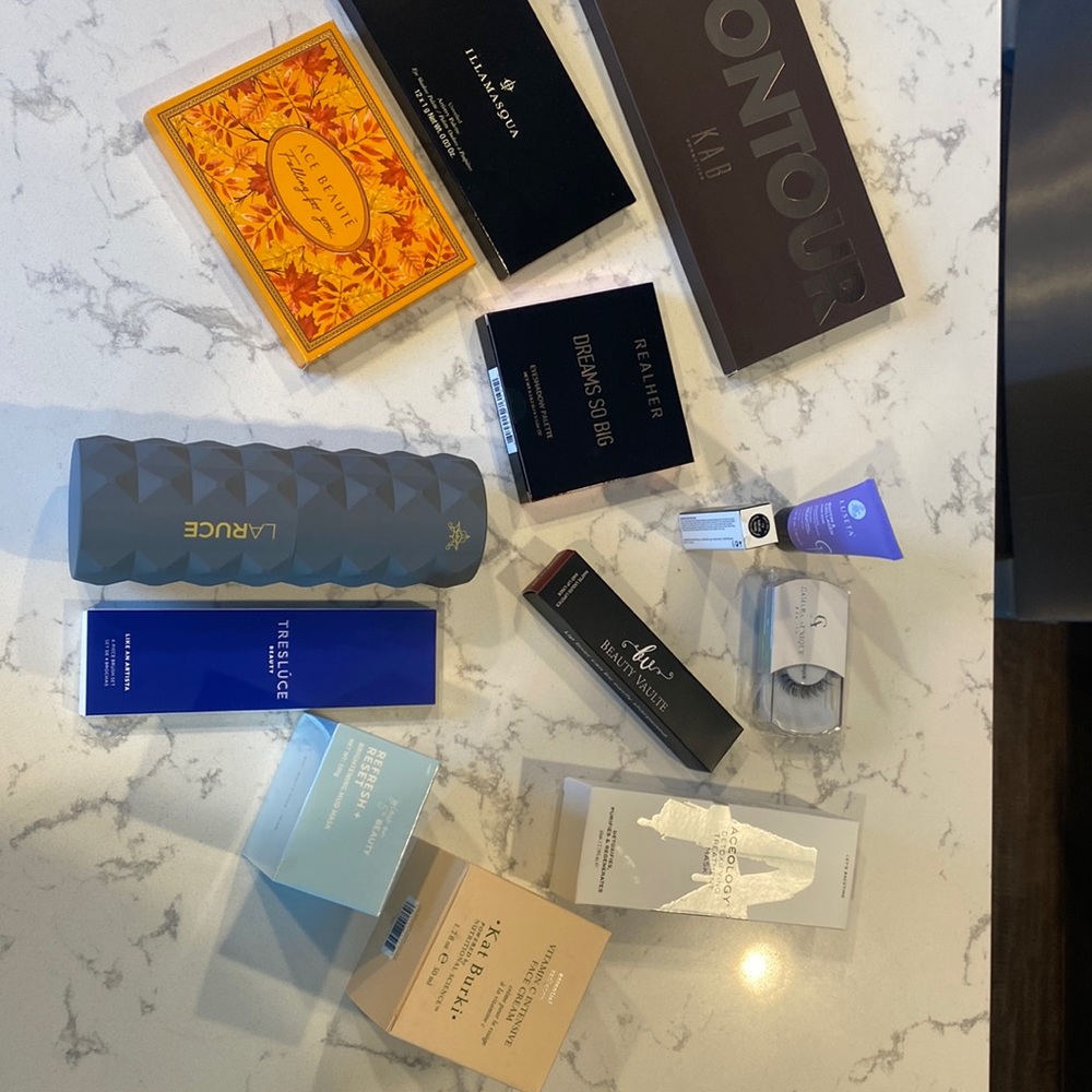Lot of 13 Beauty Items Birchbox Boxy Charm Eyeshadow, Face, Brushes All New!
